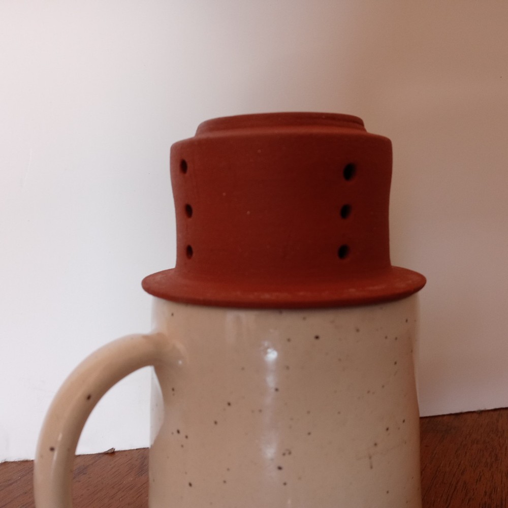 Beautiful Ceramic Tea Cup with Removable Infuser & Lid + Handle
