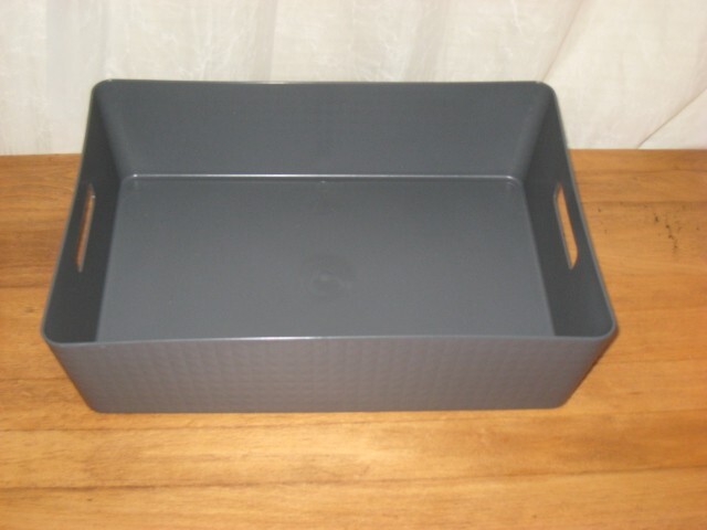 DELTA AIRLINES GRAY PLASTIC BASKET TRAY W/ HANDLES