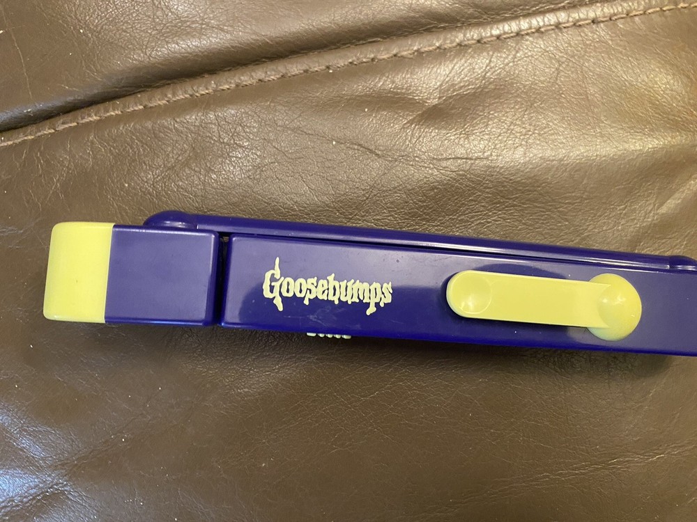 Goosebumps Folding Reading Light with Bulb - NOT TESTED