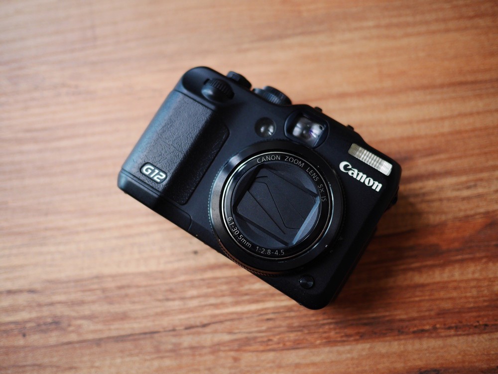 Canon G12 PowerShot Digital Camera 10MP with Battery