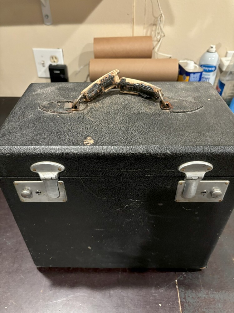 SINGER 221K Featherweight Sewing Machine