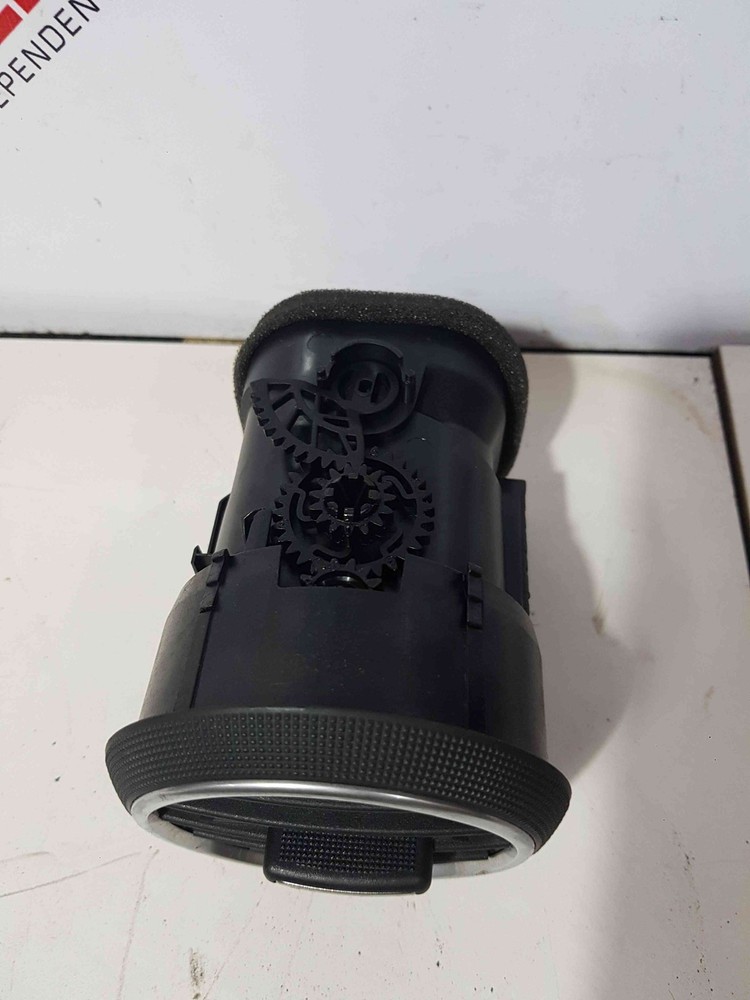 Audi A3 2003-2008 Dashboard AIR Vent 8P0820901D