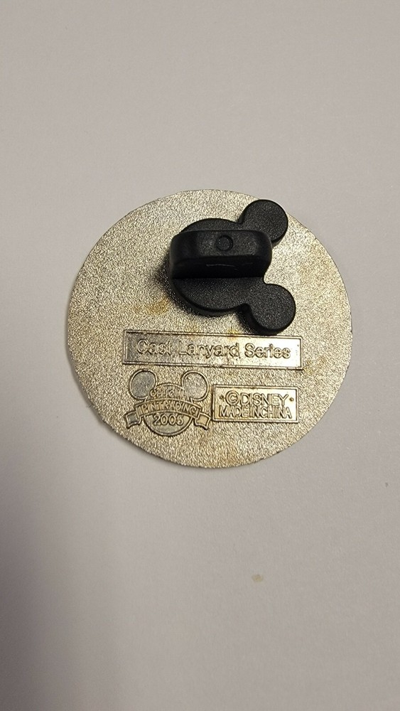Retired Disney Hidden Mickey DONALD DUCK in Space Rocket Pin