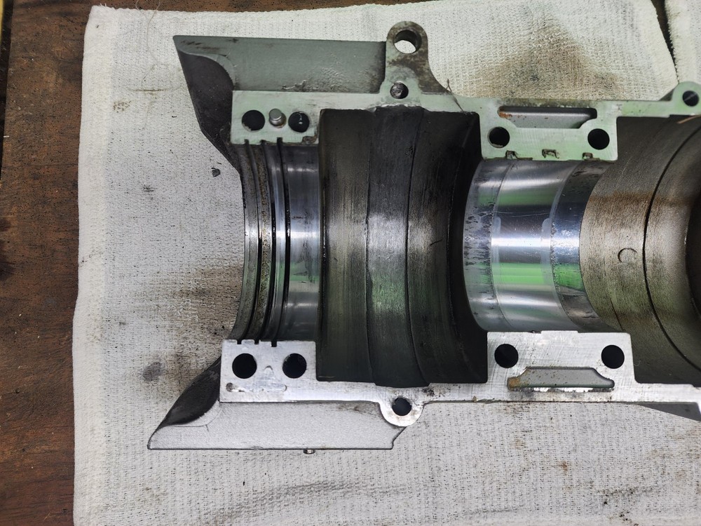 2004 Yamaha GP1300R GP1300 Engine Lower Case Bottom Half Crankcase Block