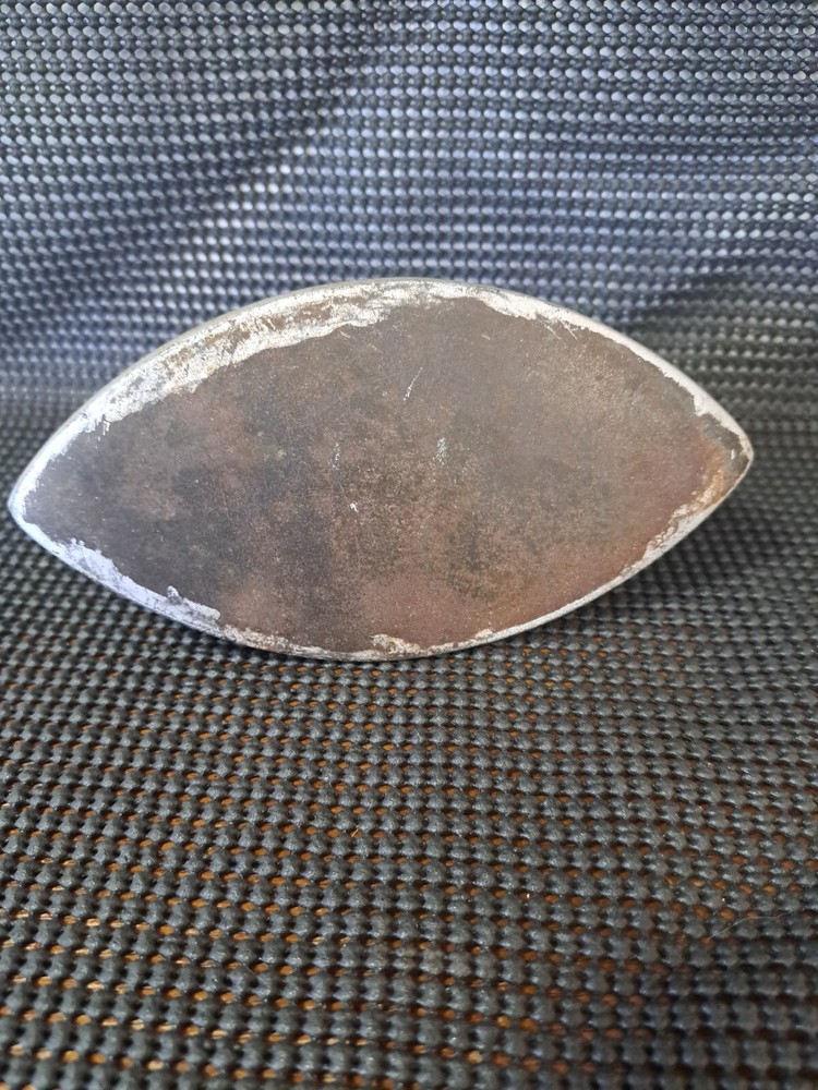 ANTIQUE PRIMITIVE ASBESTOS SAD IRON 4 lbs 10 Ozs No Handle