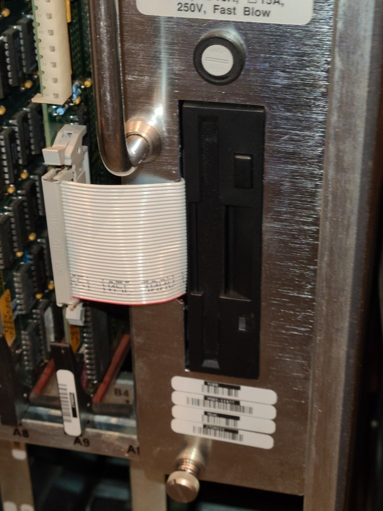 Octel VMX200 Voicemail System w/Cards and Power Supply Untested