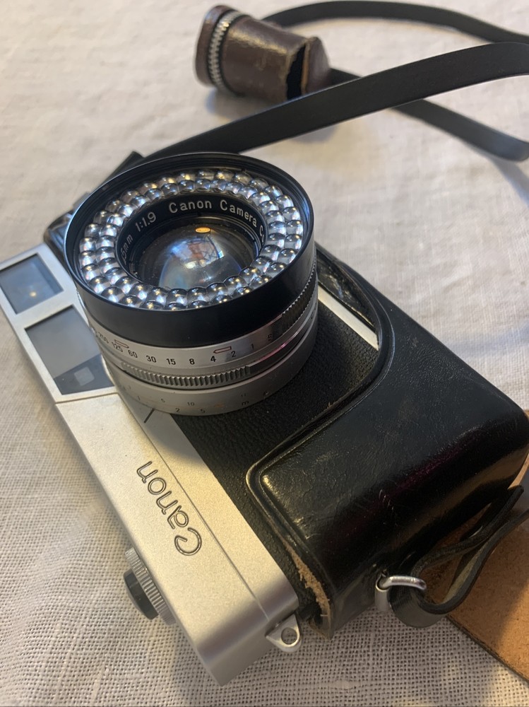 Vintage Canon Canonet 45mm Camera w/Case
