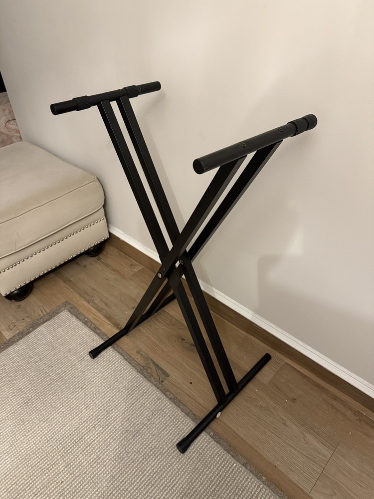 On Stage KS7191 Classic Double-X Keyboard Stand. Used