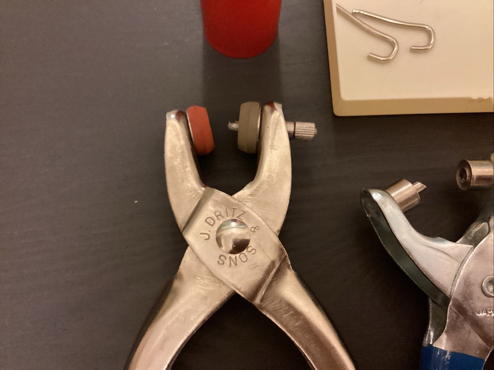 Misc Vintage Fabric Leather Tools Grommet Eyelet Kit with Setting Tools