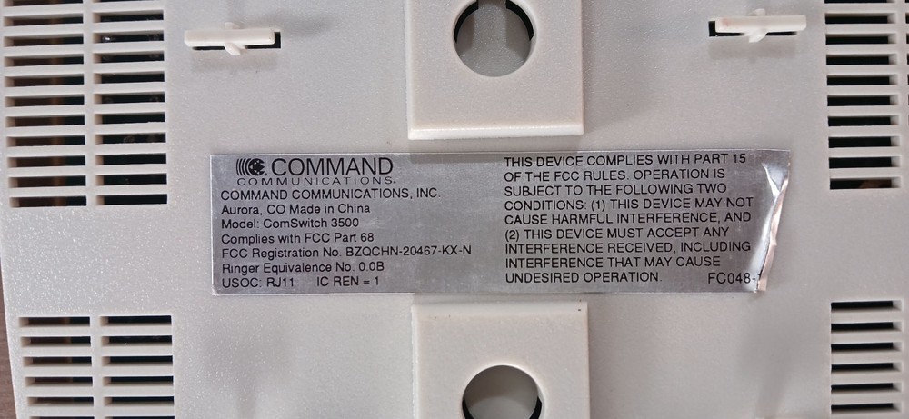 Command Communications Com (CS3500) 4-Ports External Switch