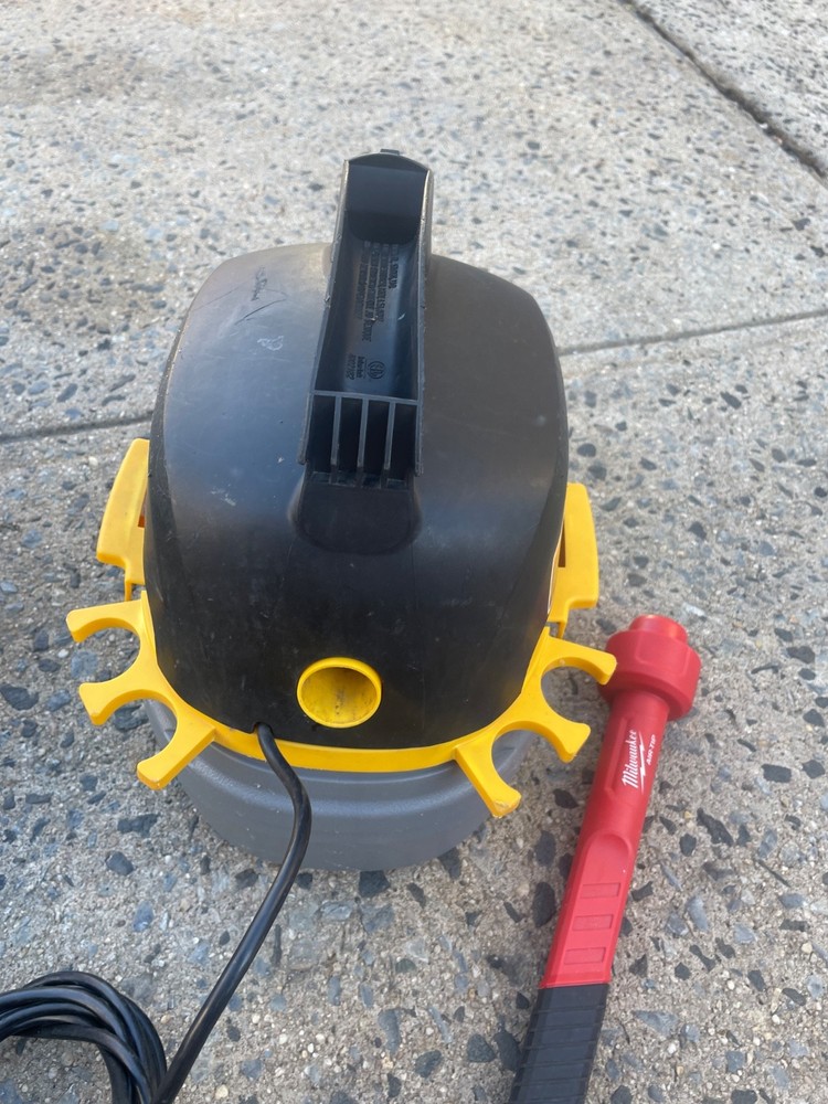 STINGER WET/DRY MINI VAC