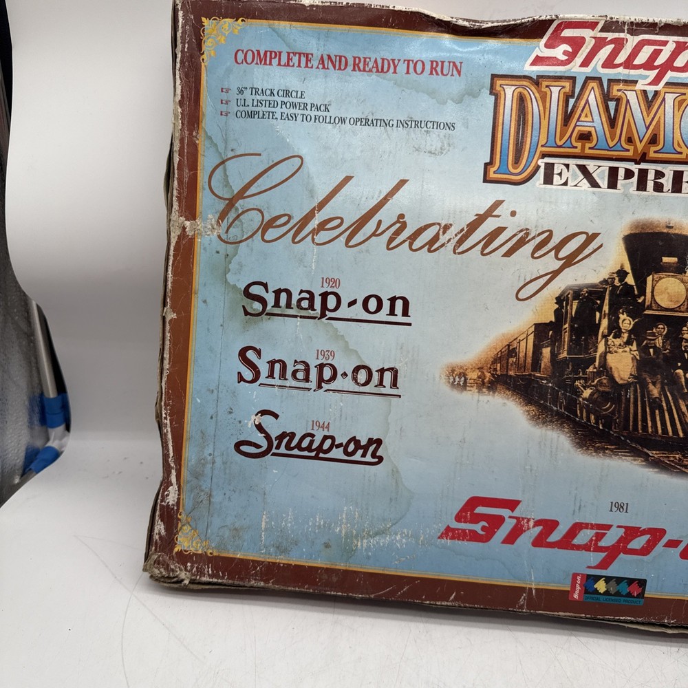 Snap-on Diamond Express HO Scale Electric Train Set