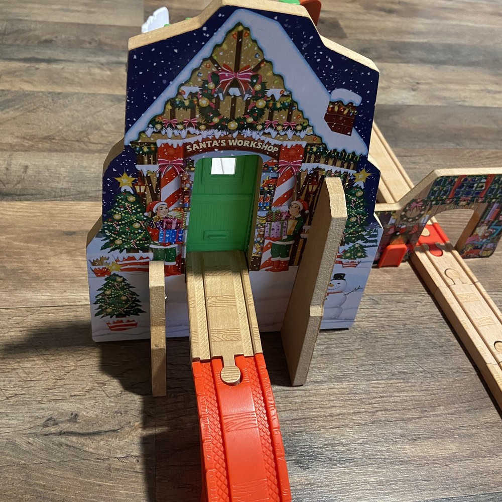 Santa's Workshop express Thomas the Train christmas set - Read
