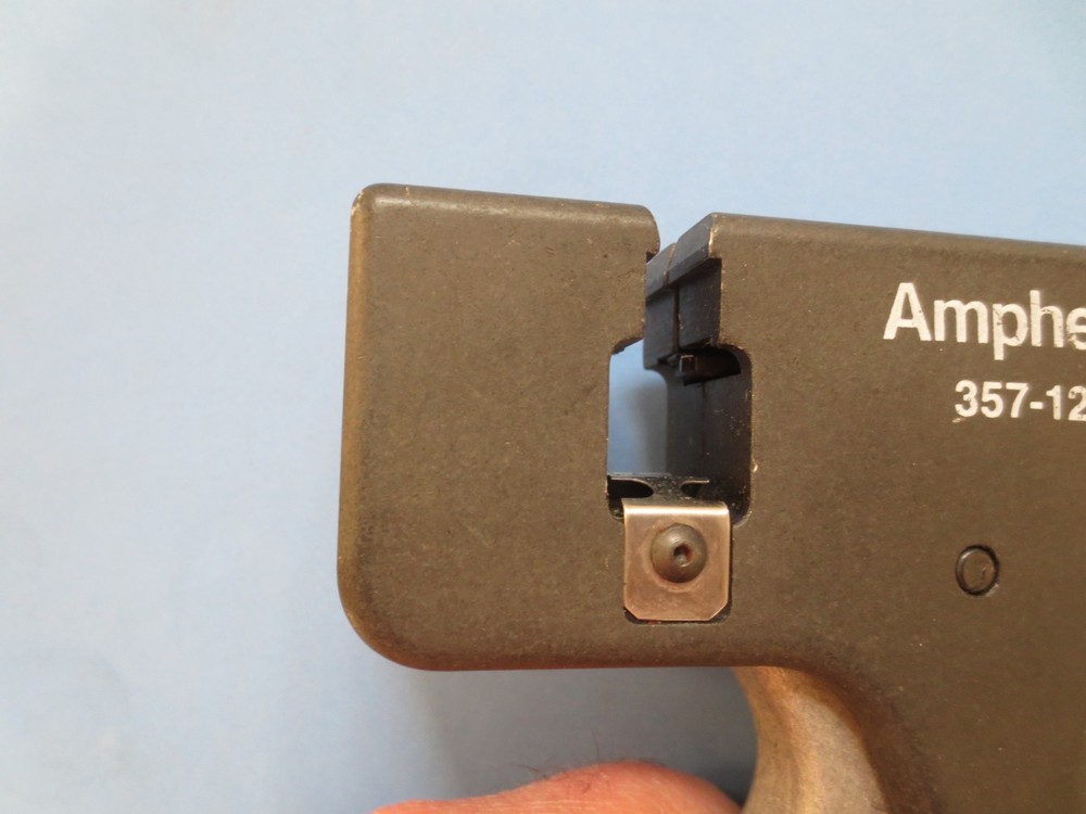 Amphenol 357-120 Insertion Hand Tool •• Looks Unused ••