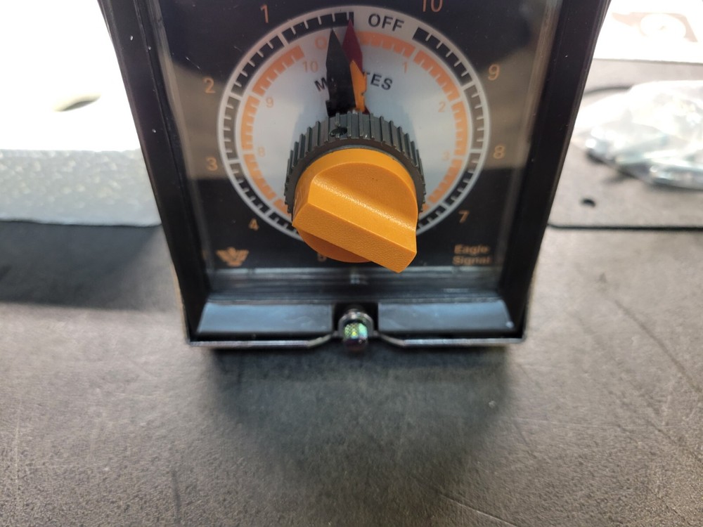 Eagle Signal HG104AG Flex Pulse Cycle Timer.