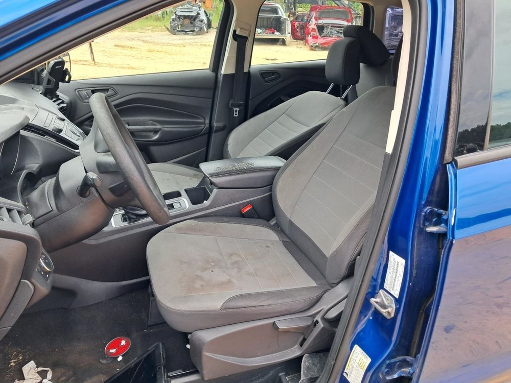 ESCAPE 2019 Glove Box 4737562