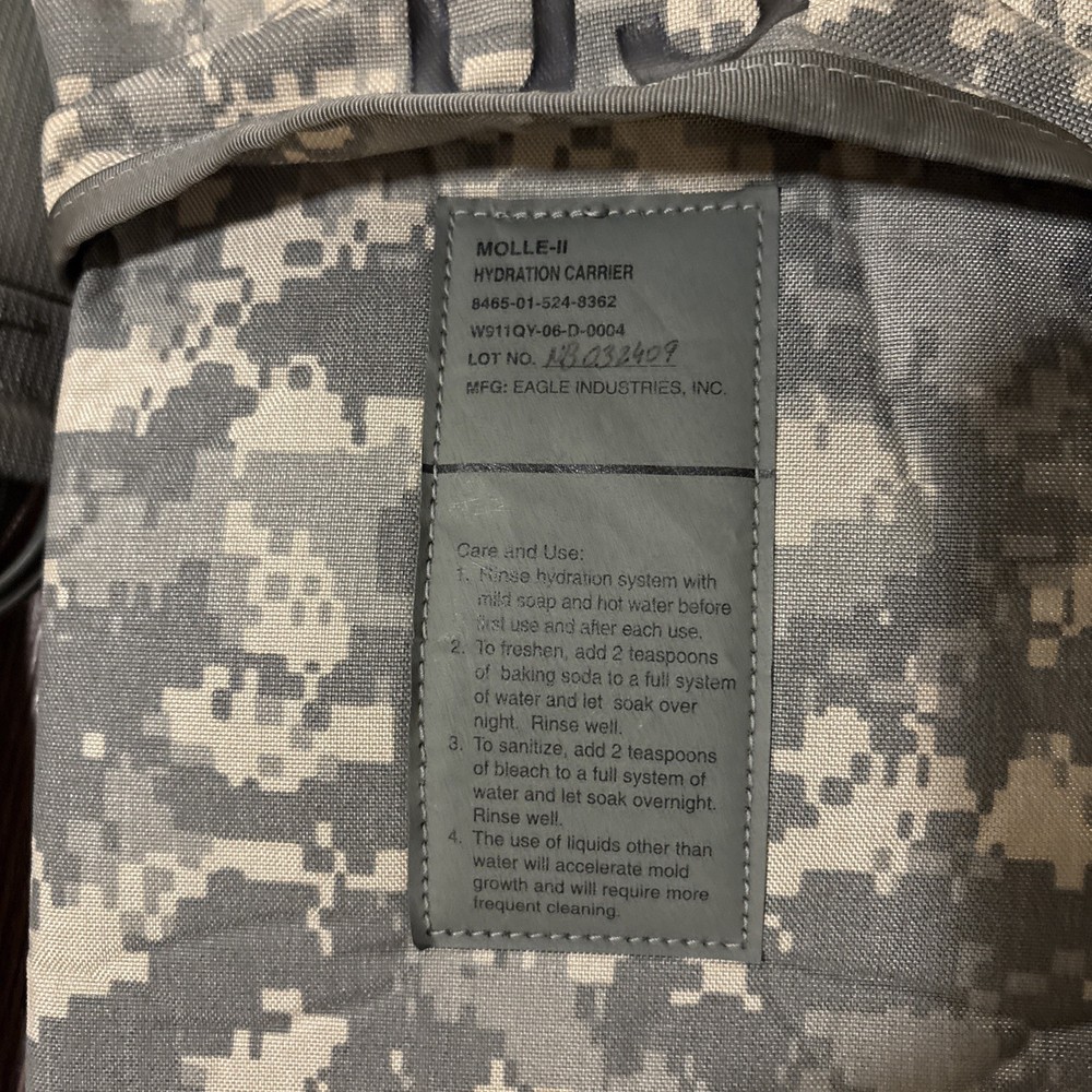 US Army Molle II Hydration System Carrier Water Military Digital Camo Backpack