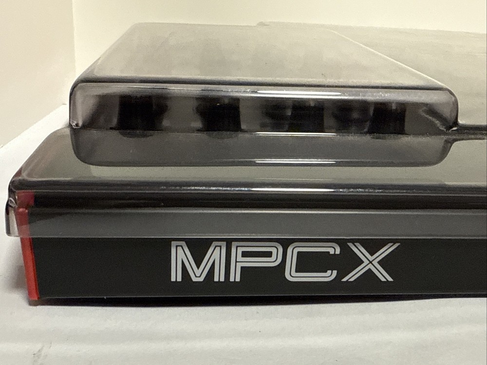 Akai Professional MPCX Standalone Sampler & Sequencer /Read