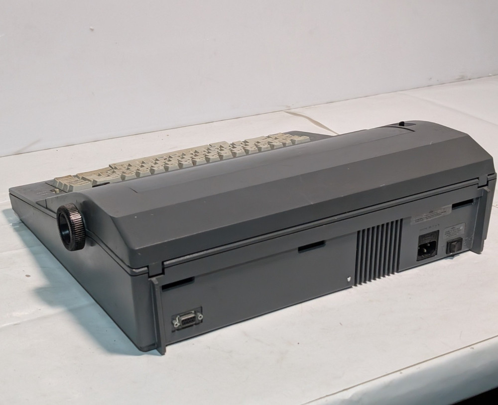 Smith Corona SD800 Word Processing Electric Typewriter, Powers On