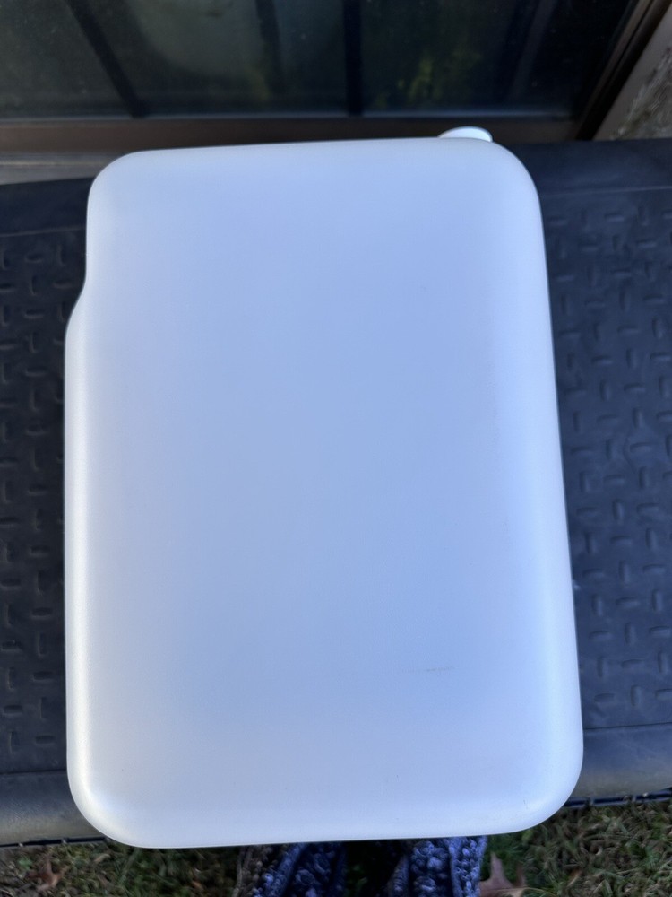 5 Gallon Polyethylene Vented Dispensing Container Brand New