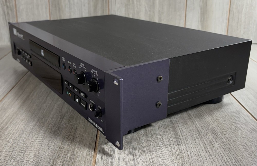 HHB BurnIT CDR-830 Professional Compact Disc Recorder Remote Cables Rack Mount