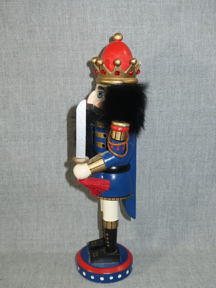 1997 Nutcracker Village NUTCRACKER PRINCE Statue 9.25"