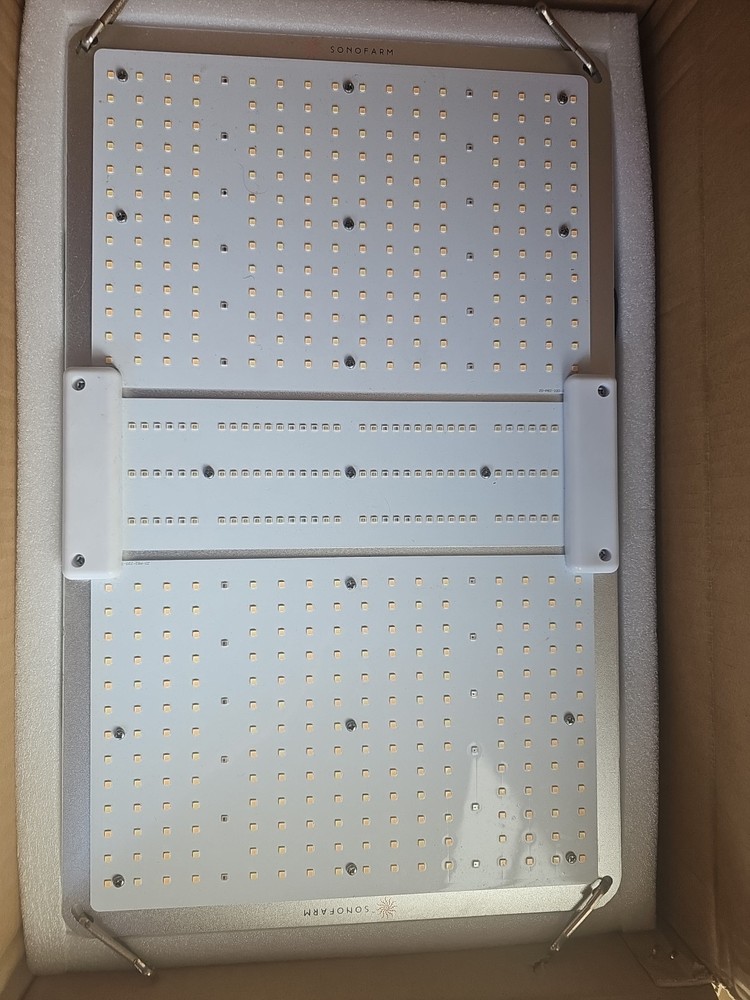 SONOFARM UV + IR Pro LED Grow Light 220W Dimmable Full Spectrum Lamp
