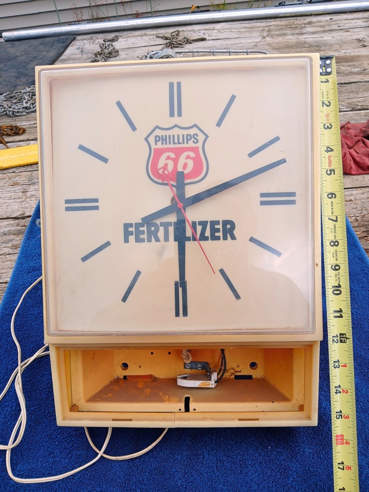 VINTAGE PHILLIPS 66 FERTILIZER ADVERTISEMENT CLOCK