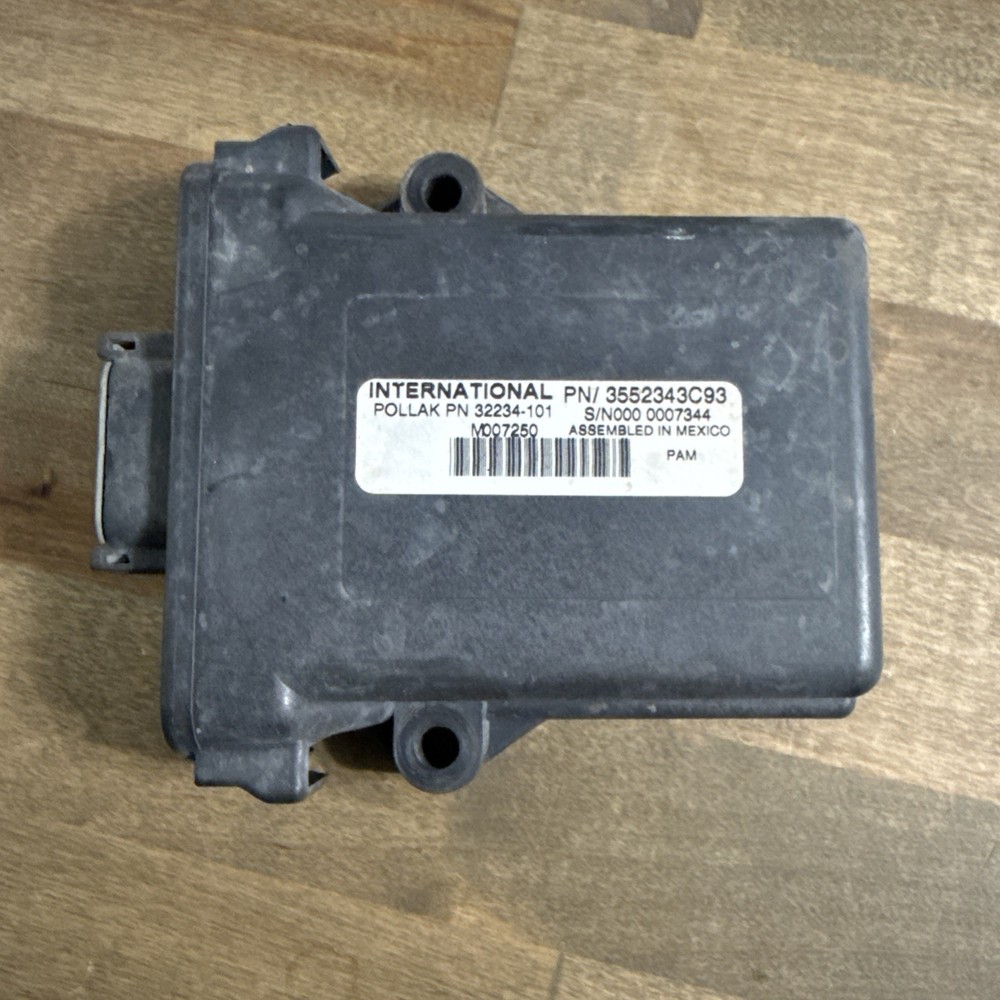 3552343C93 INTERNATIONAL CE CAB CONTROL UNIT MODULE