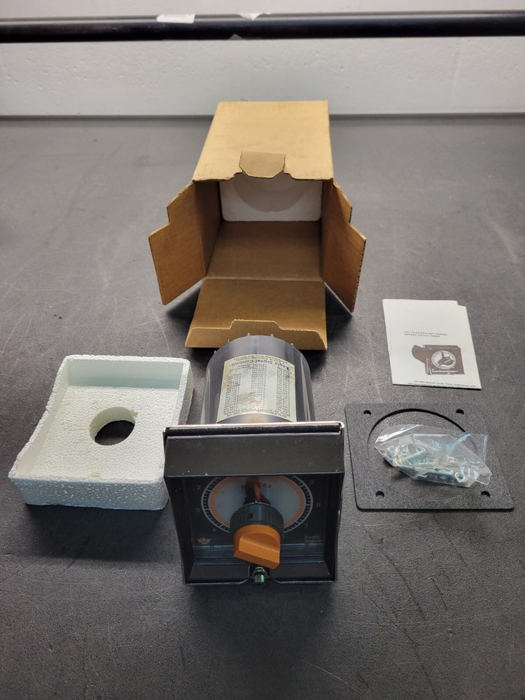 Eagle Signal HG104AG Flex Pulse Cycle Timer.