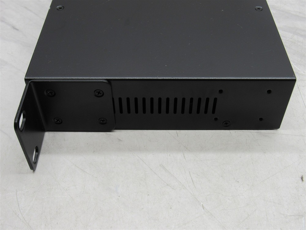 TRENDnet TK (TK803R) 8-Port Rack-Mountable KVM switch PS/2 with Adapter & Cables