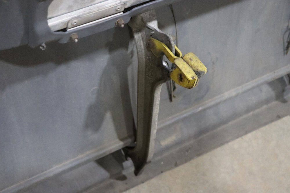 2013-2017 FREIGHTLINER CASCADIA 125 LEFT DRIVER FORWARD SKIRT PANEL STEP OEM