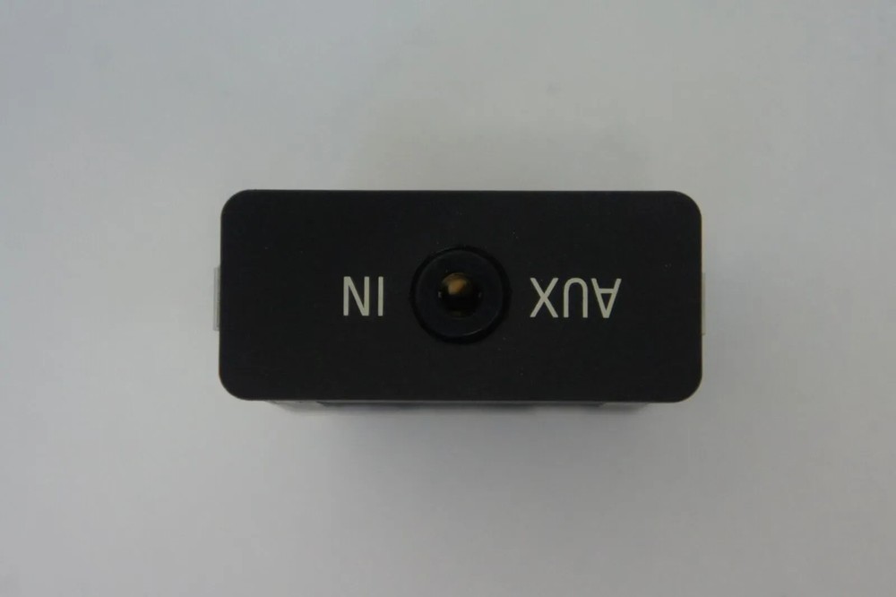 Original BMW E70 E71 E72 audio jack simple AUX IN 61319127370