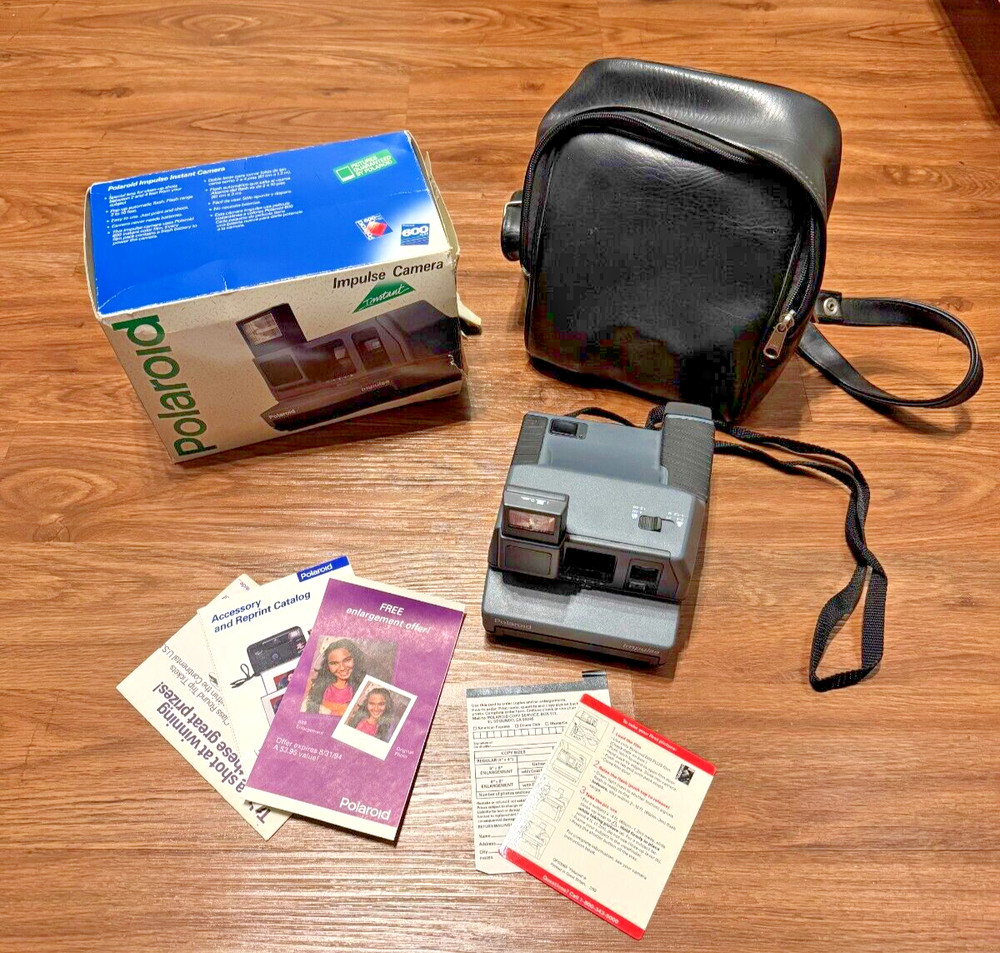 Polaroid Impulse 600 Vintage Camera Gray with Carrying Case