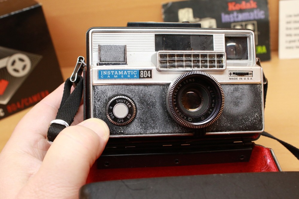 Vintage Kodak Instamatic 804 Camera, Original Hard Shell Case/Strap BOX UNTESTED