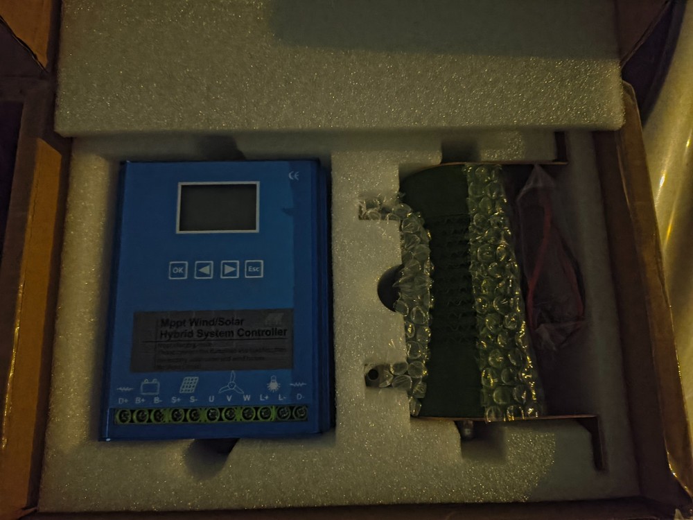 wind&dolar hybrid controller