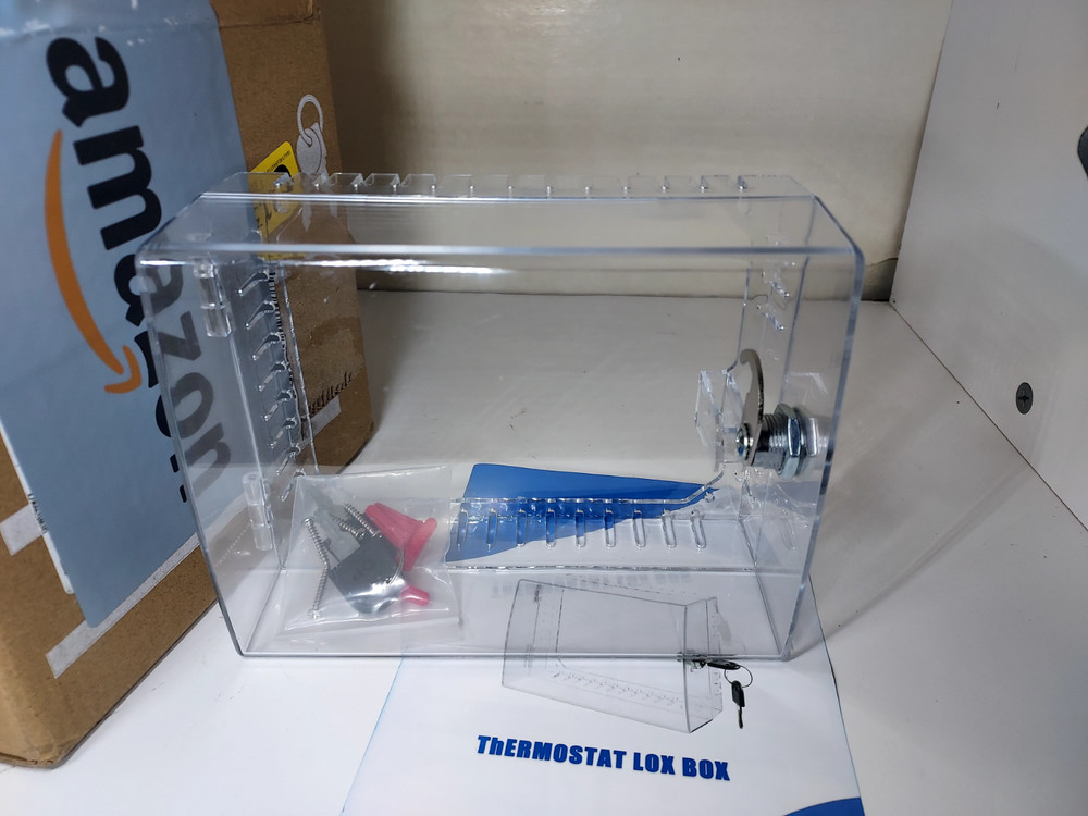 2 Thermostat Lock Boxes With Keys Hard Plastic 7.8"x5.8"x3.2"