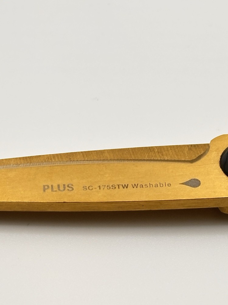 PLUS Fit Cut Curve Sissors Micro-Serrated Blade, Green