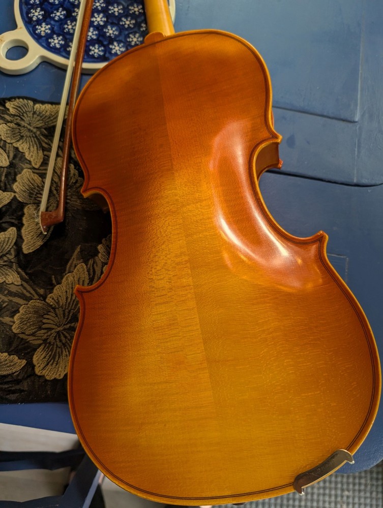 16" German Student Viola with Case, New Sound Post and Helicore Strings