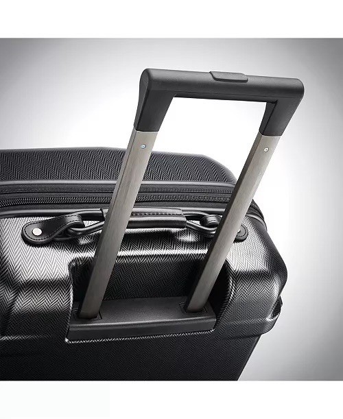 Hartmann 26” Spinner Suitcase Black Chevron Pattern one zipper work for closing