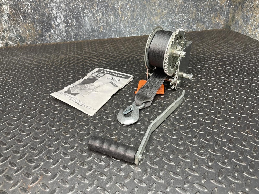 Dutton-Lainson DL1402A Medium Duty Pulling Winch w/ 20 Ft Strap, 1400 Lb, Unused