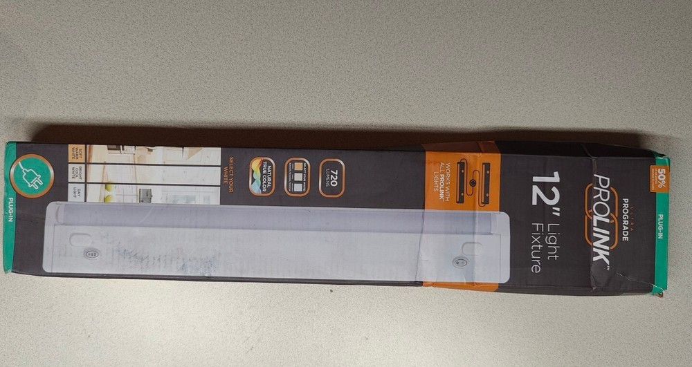 ULTRA PROGRADE ProLink Plugin 12" LED White Under Cabinet Light. No Plugin Cable