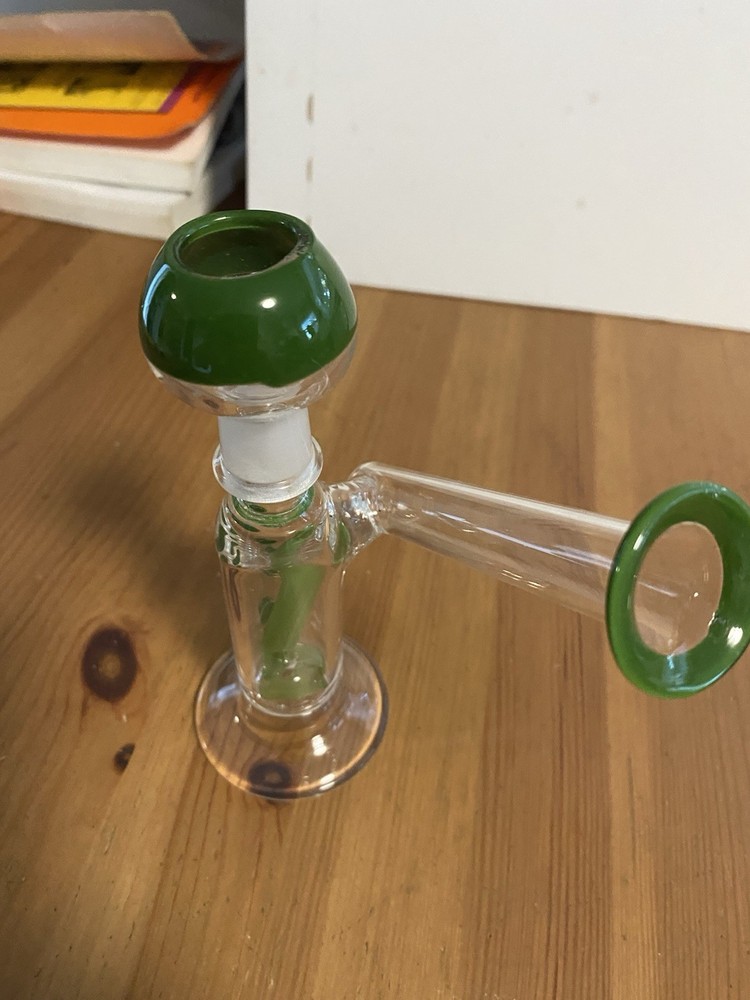 6” Premium Glass Water Pipe Green. Nice 😊