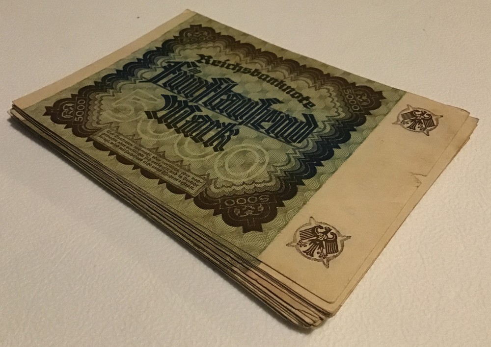 German Banknote 1/4 Bundle. 25 X 5000 Mark. Dated 1922. Reichsbanknote,