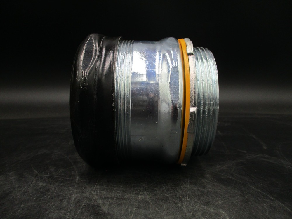 EATON CROUSE HINDS 657RT 3" RAINTIGHT EMT COMPRESSION CONNECTOR