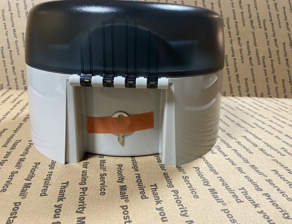 GEORGIA-PACIFIC SOFTPULL DISPENSER