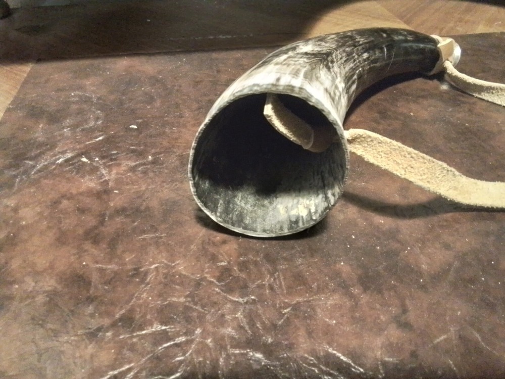 AUTHENTIC 11" LARGE BLACK POWDER HORN FUNCTIONAL OR DECORATION CORD STRAP