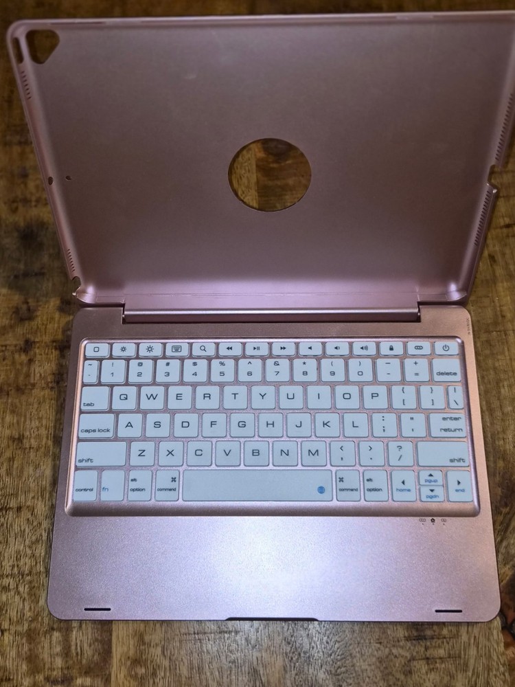 Apple Tablet 9th Generation 10.2 with Keyboard Folio** Open Box