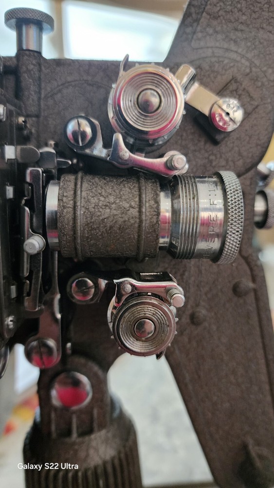 Revele 8 Model 85 Projector