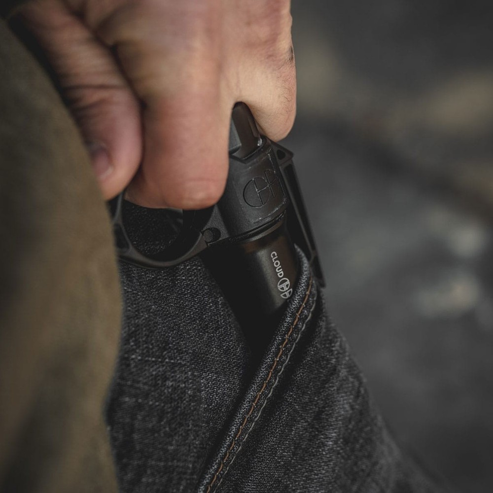 CLOUD DEFENSIVE MCH Duty High-Output Black Flashlight (CD2203-DF-P-BLK)